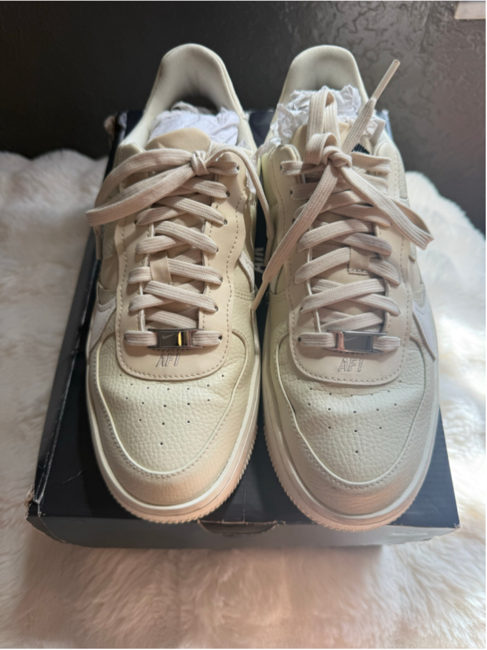 Nike Women’s Air Force 1 PLT.AF.ORM sneakers 🤍
Size: Women’s 9 | Color: Fossil